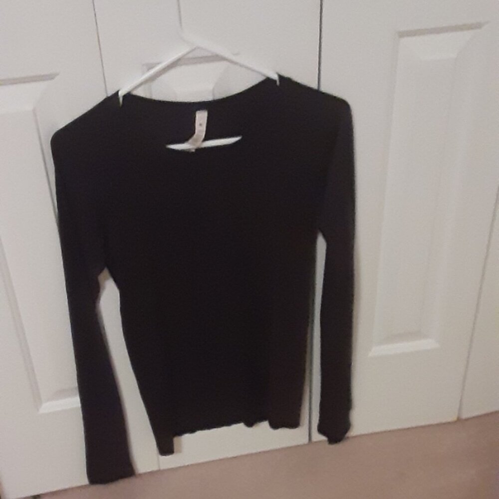 Lululemon Black Long-Sleeved Swiftly Top